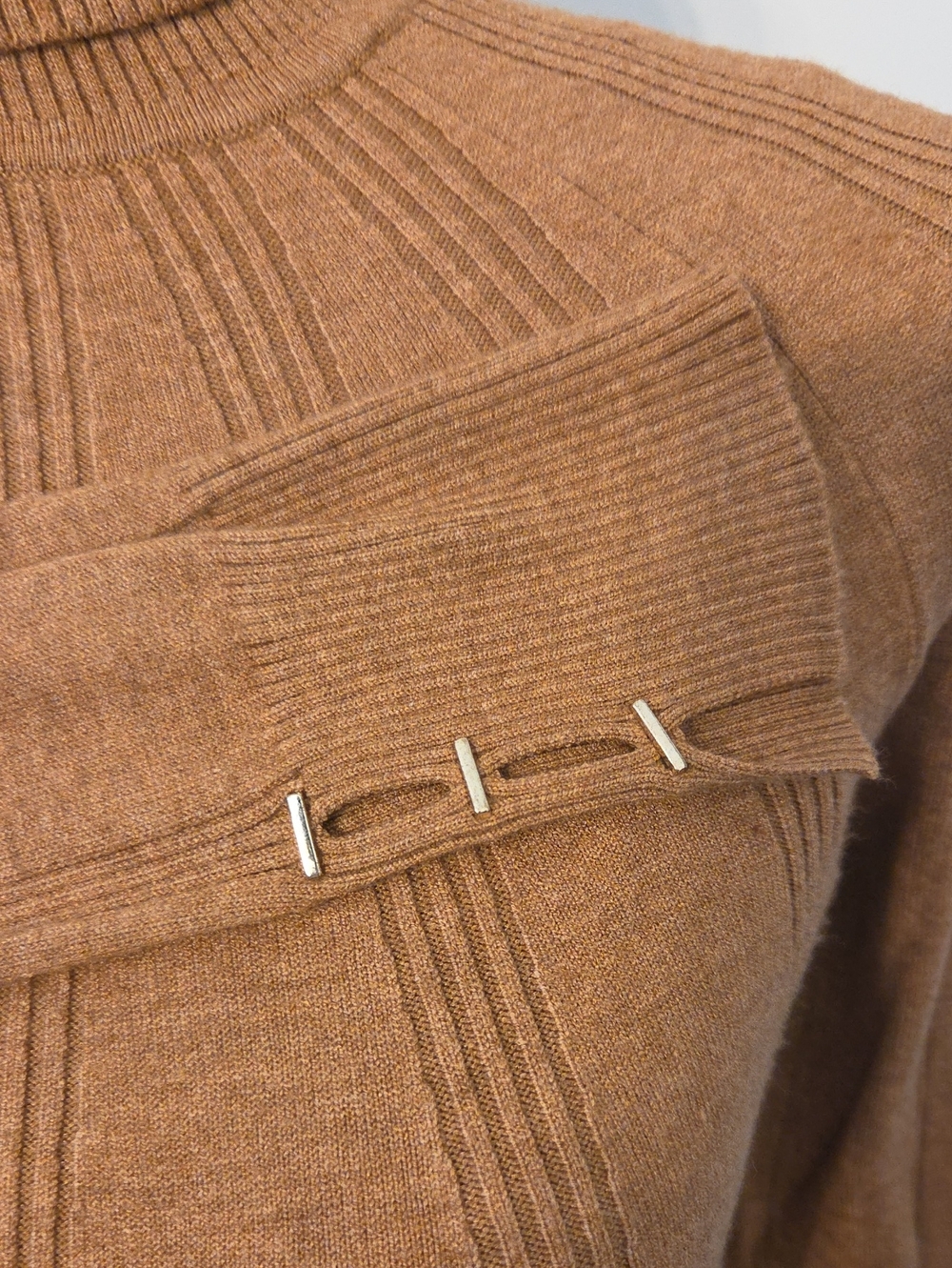 WHITE HOUSE BLACK MARKET RIBBED CAMEL TAN TURTLENECK PULLOVER XS - Picture 5 of 10